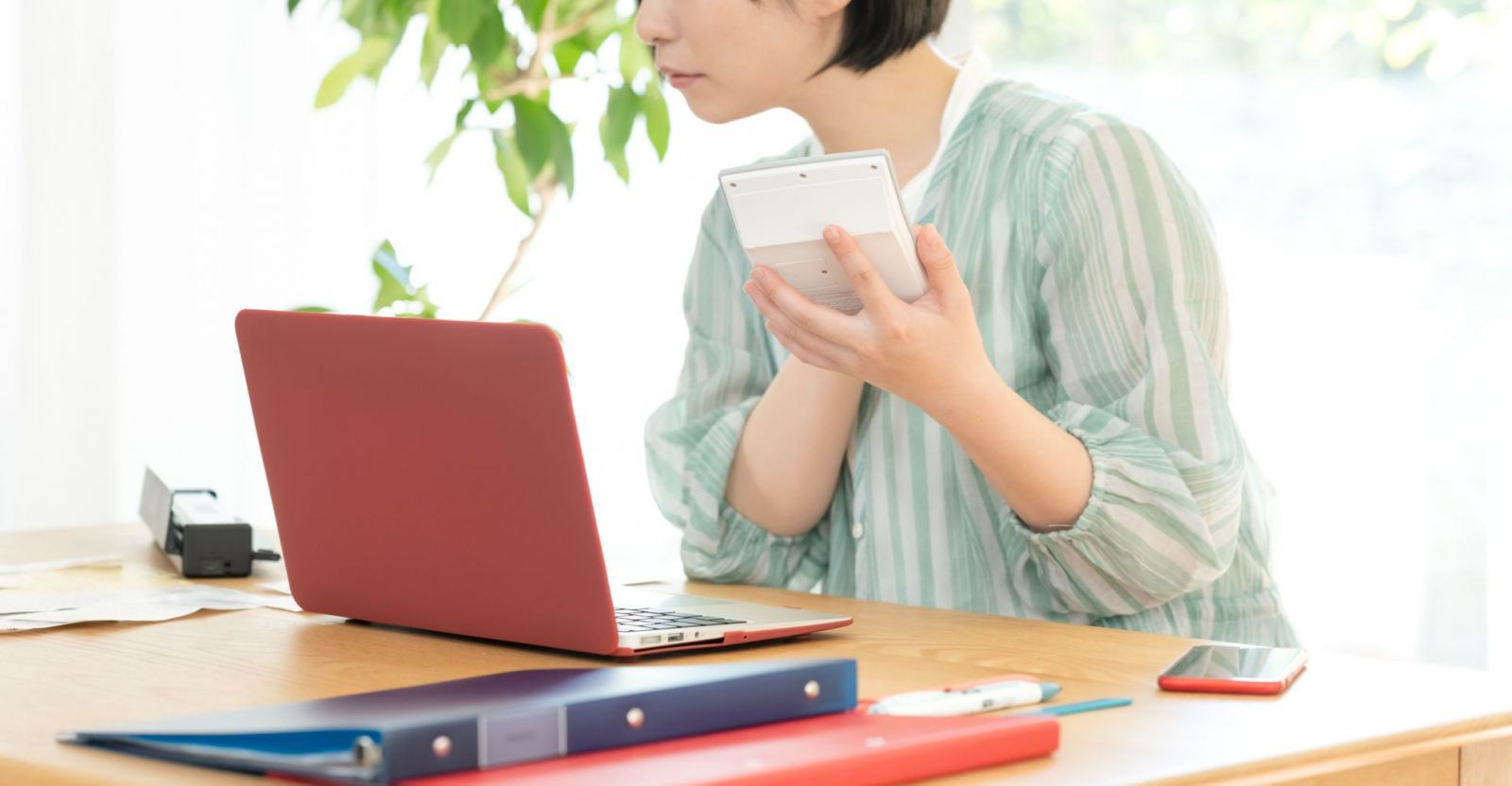 年収以上の借金は危険！借金返済額を減らせるおまとめローンとは？